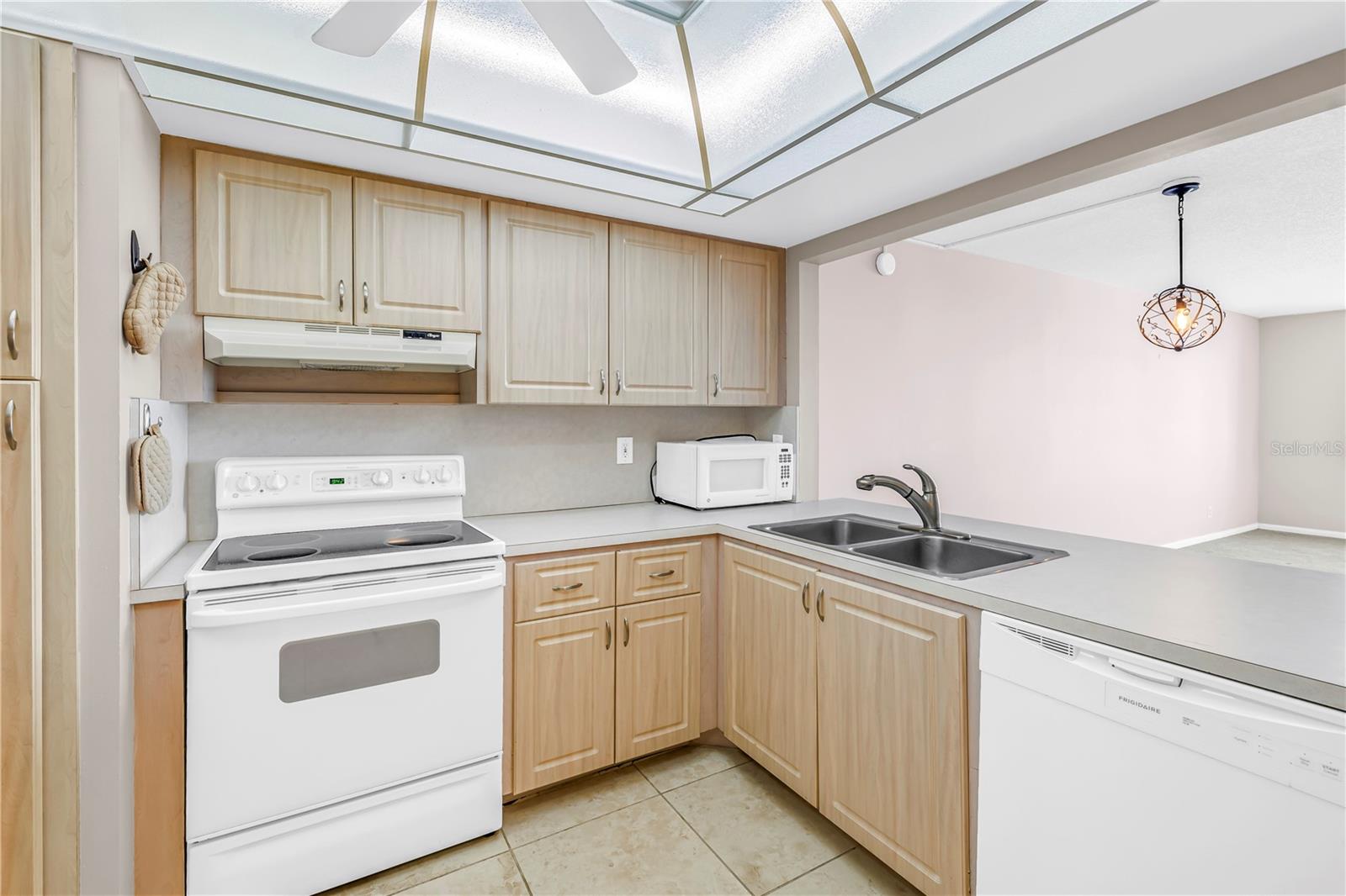 6104 PALMA DEL MAR BLVD S #305