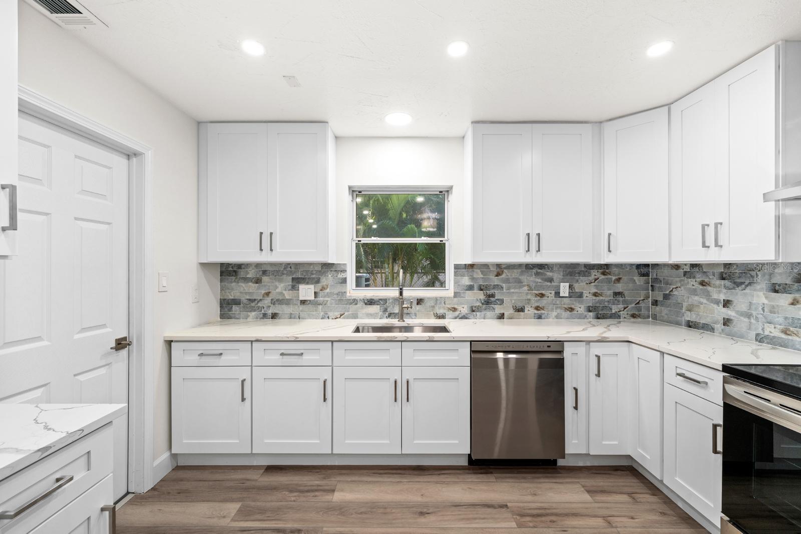 4540 BAYSHORE BLVD NE