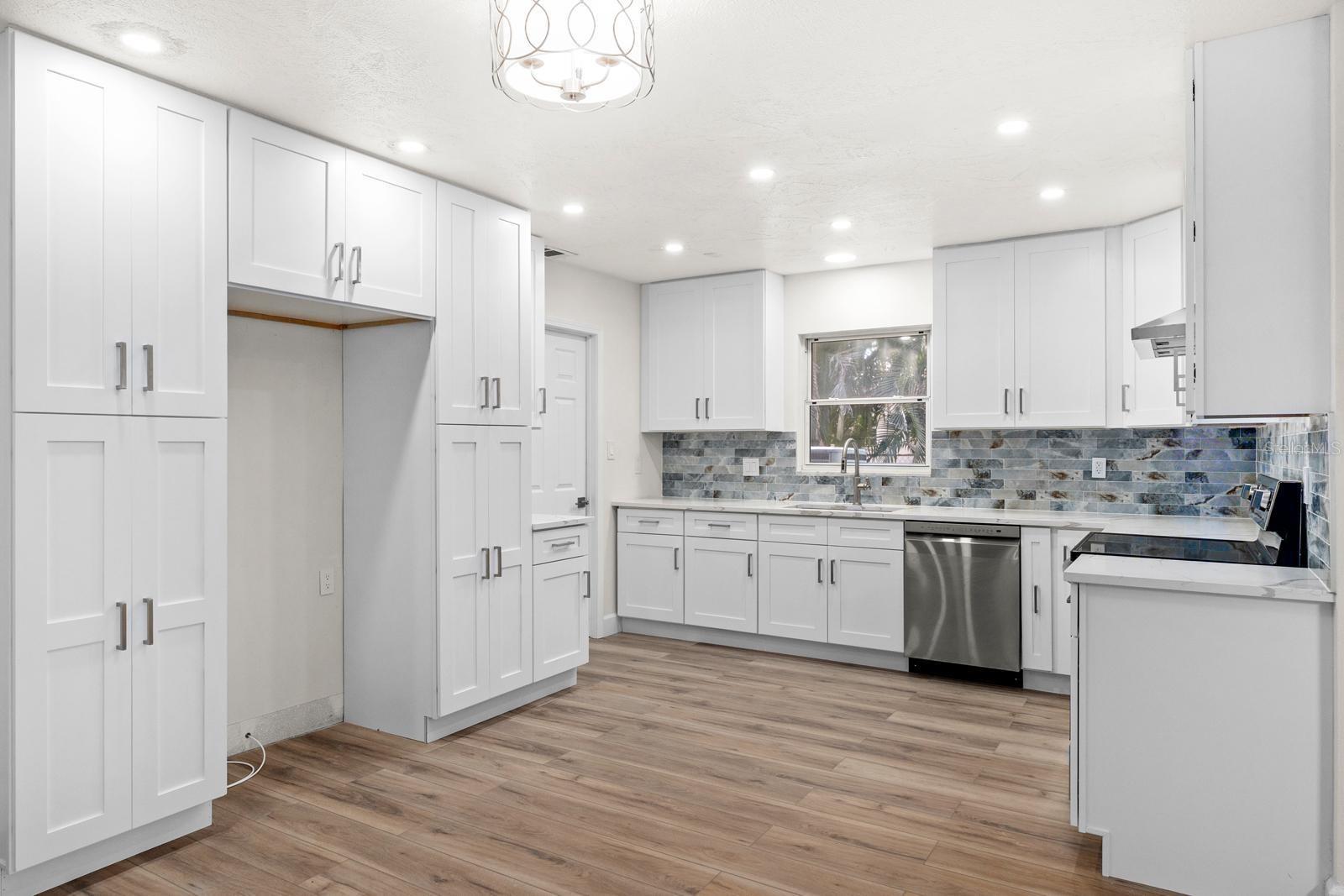 4540 BAYSHORE BLVD NE