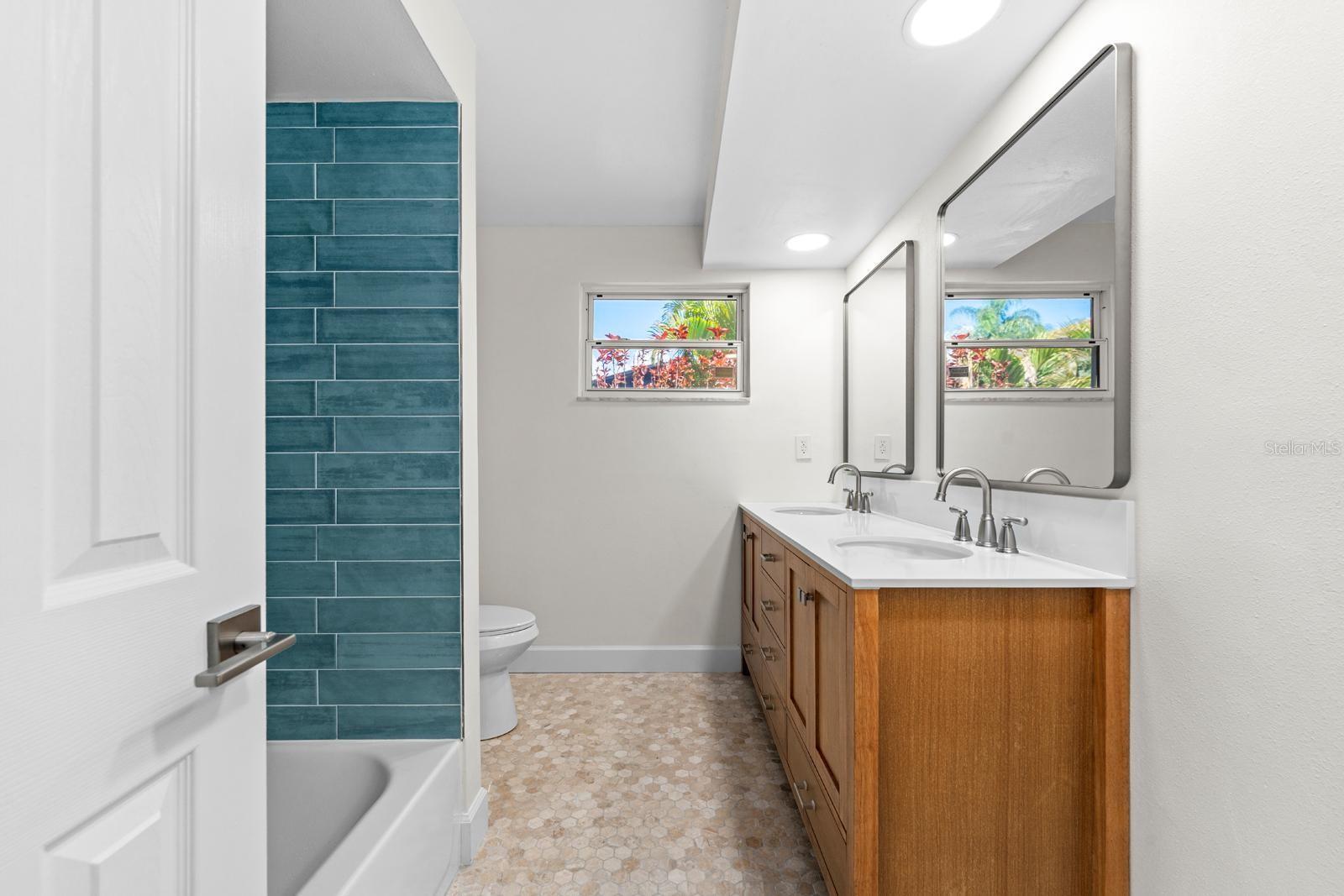 4540 BAYSHORE BLVD NE