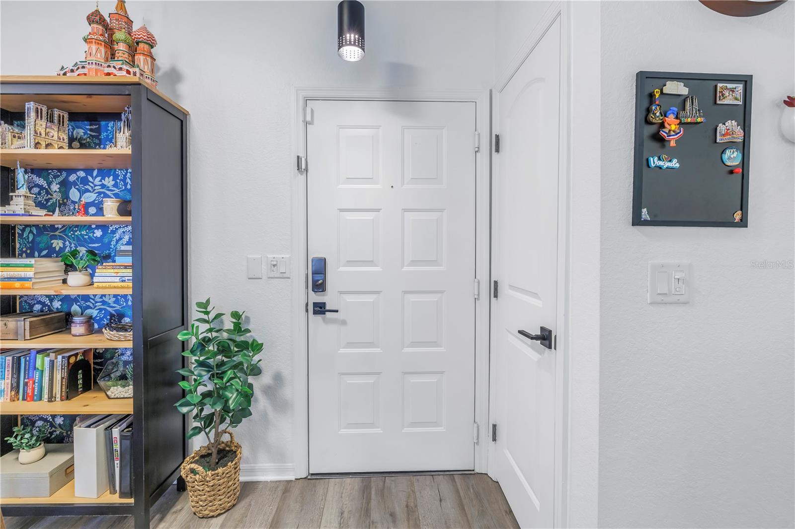 4221 W SPRUCE ST #1325