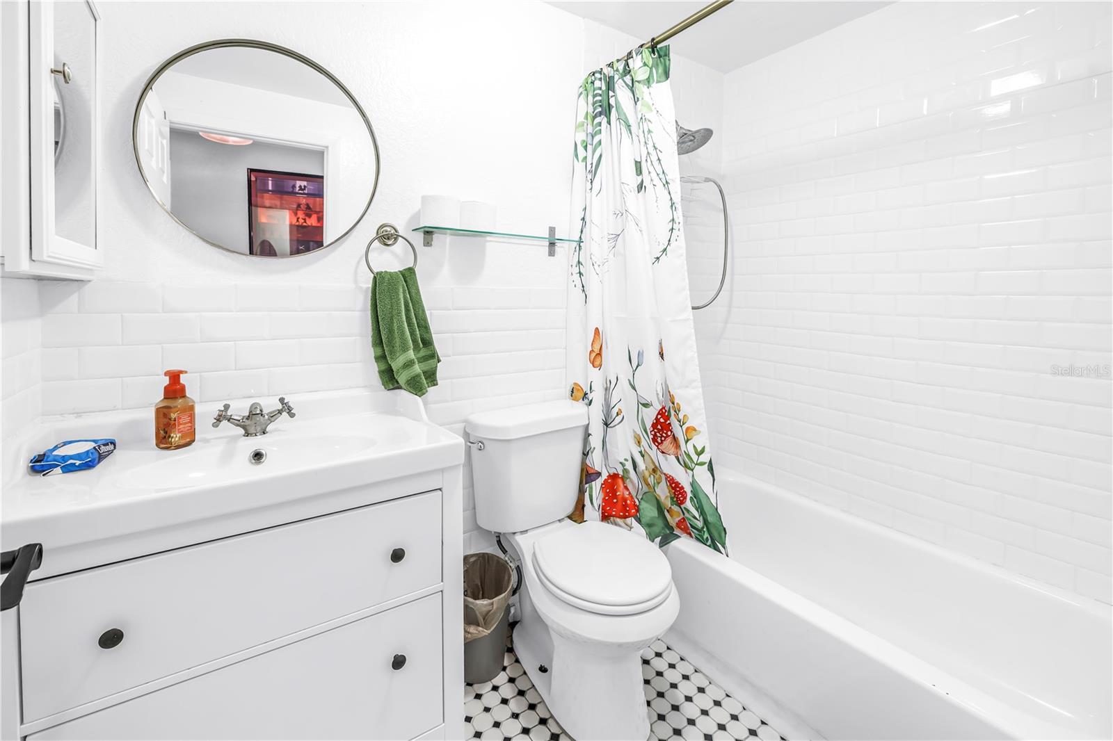 687 JASMINE WAY S