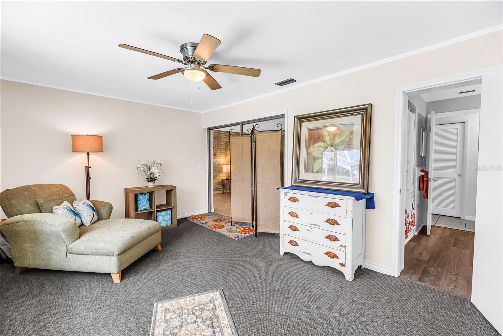 1350 WOODCREST AVE