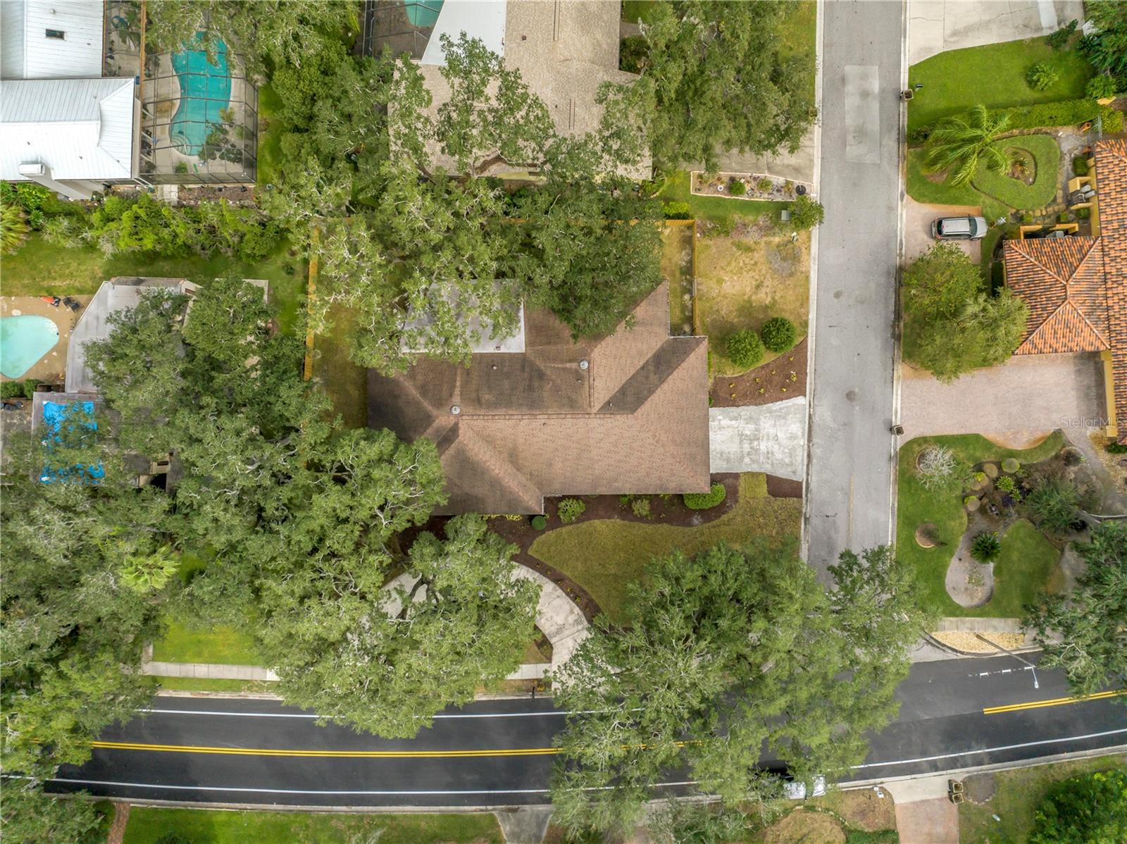 1116 N RIVERHILLS DR