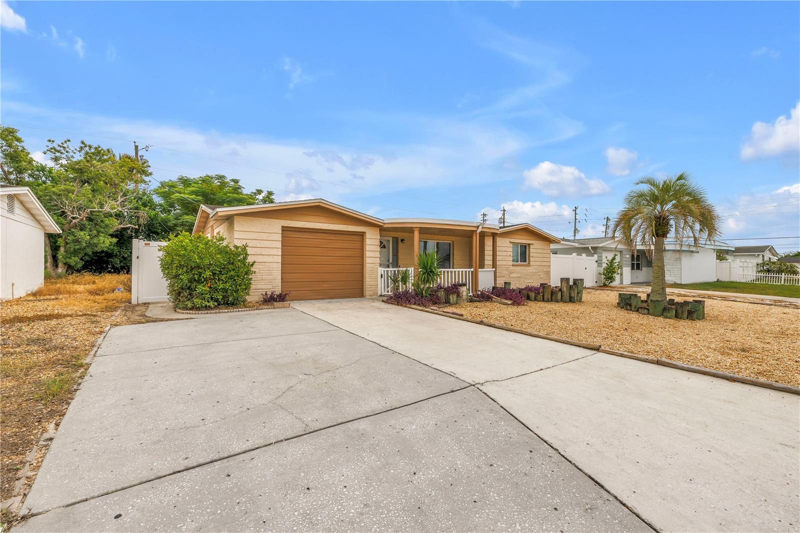 1516 DERRICK ST