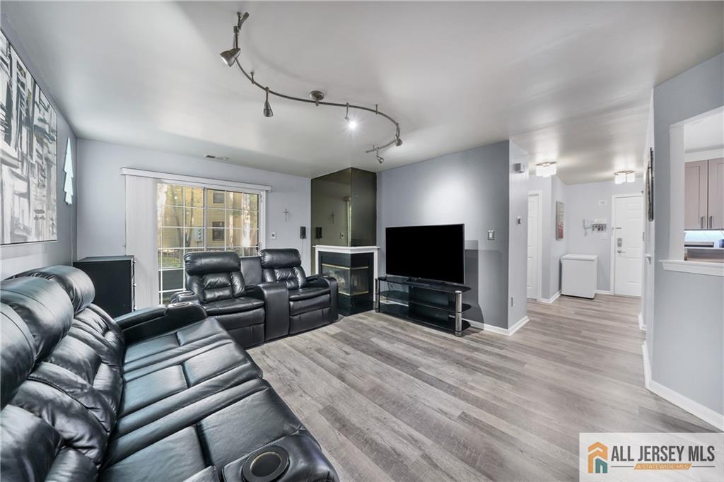 902 Meadow Court # 902