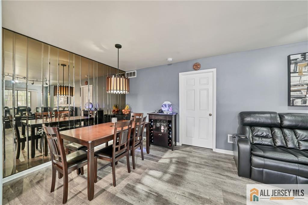 902 Meadow Court # 902