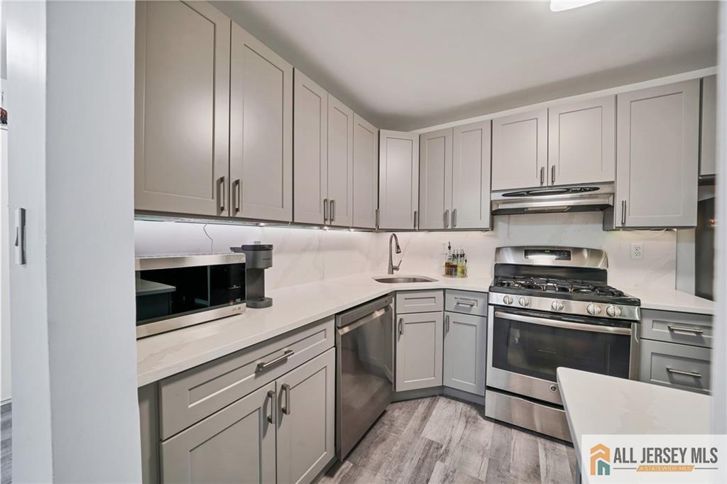 902 Meadow Court # 902