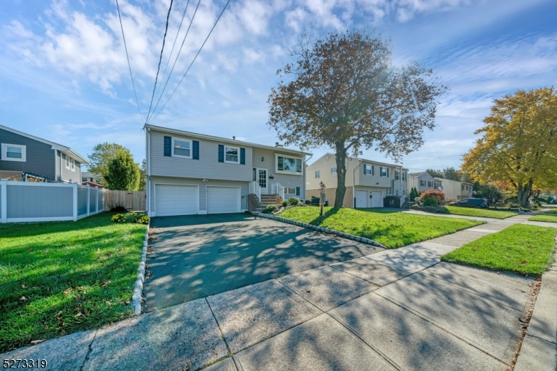 32 Woodmere St