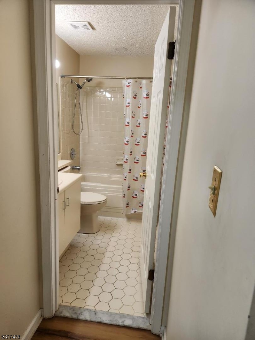 502 Dunn Cir