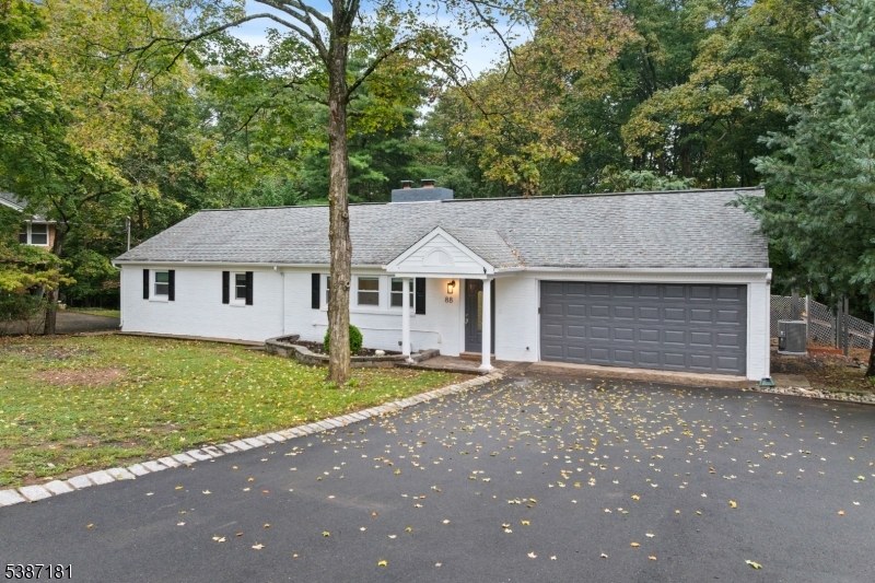 88 Emerson Rd