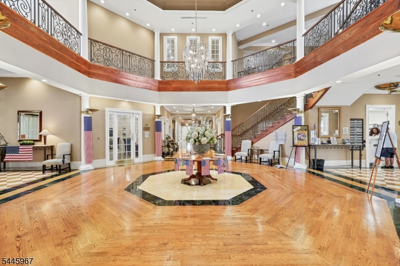 30 Benjamin St