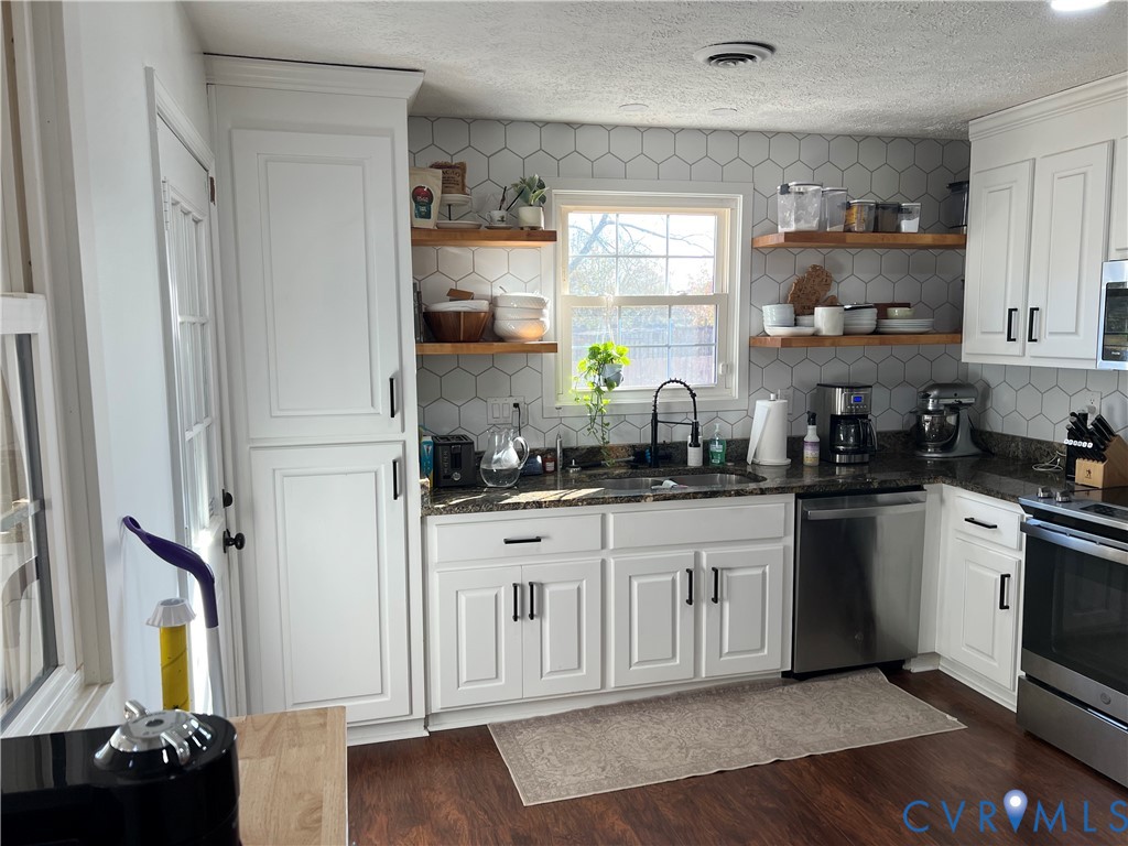4192 Range Rd