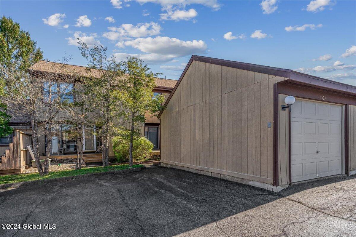 1503 Huntington Court