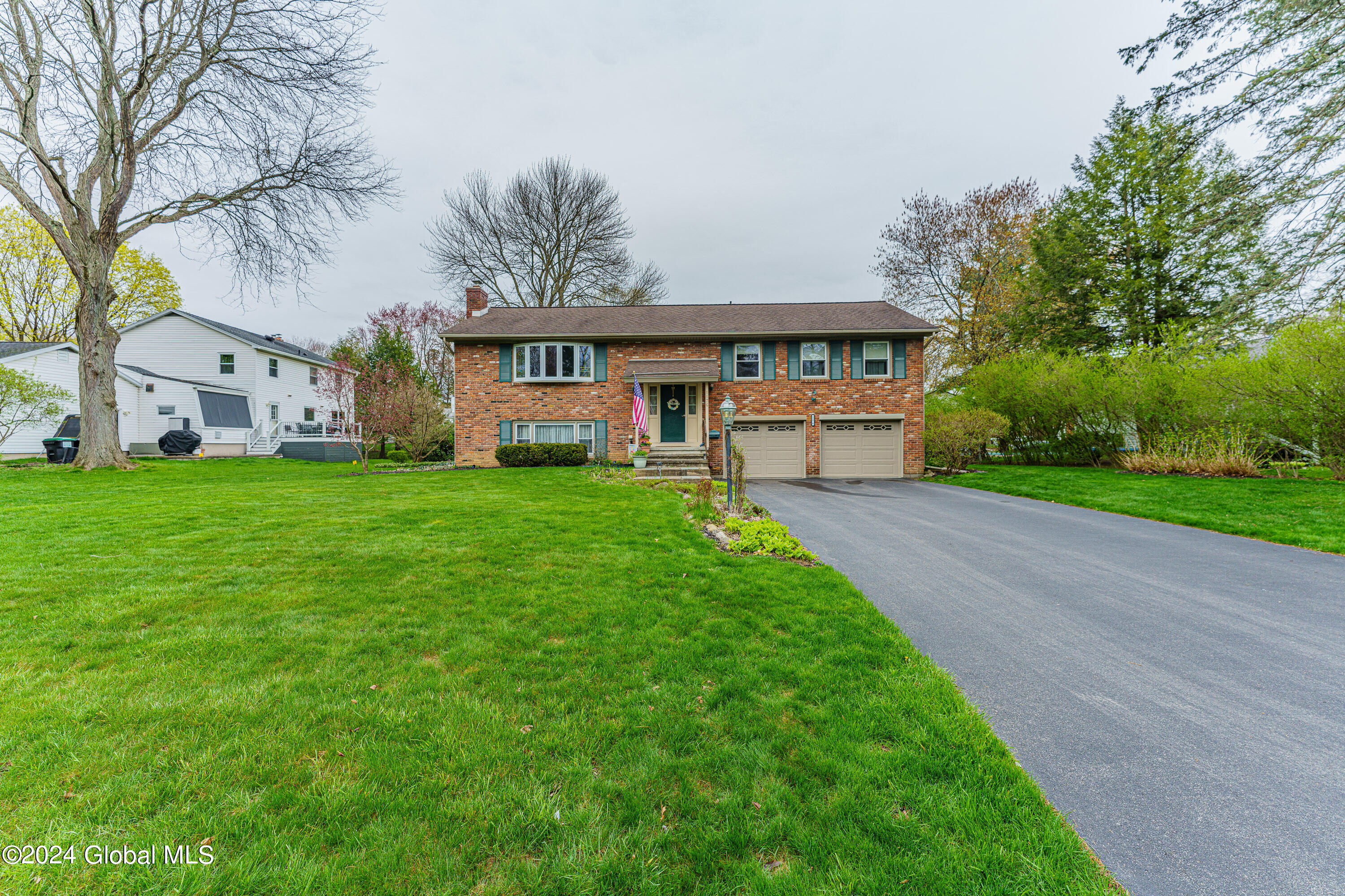 1176 Fernwood Drive