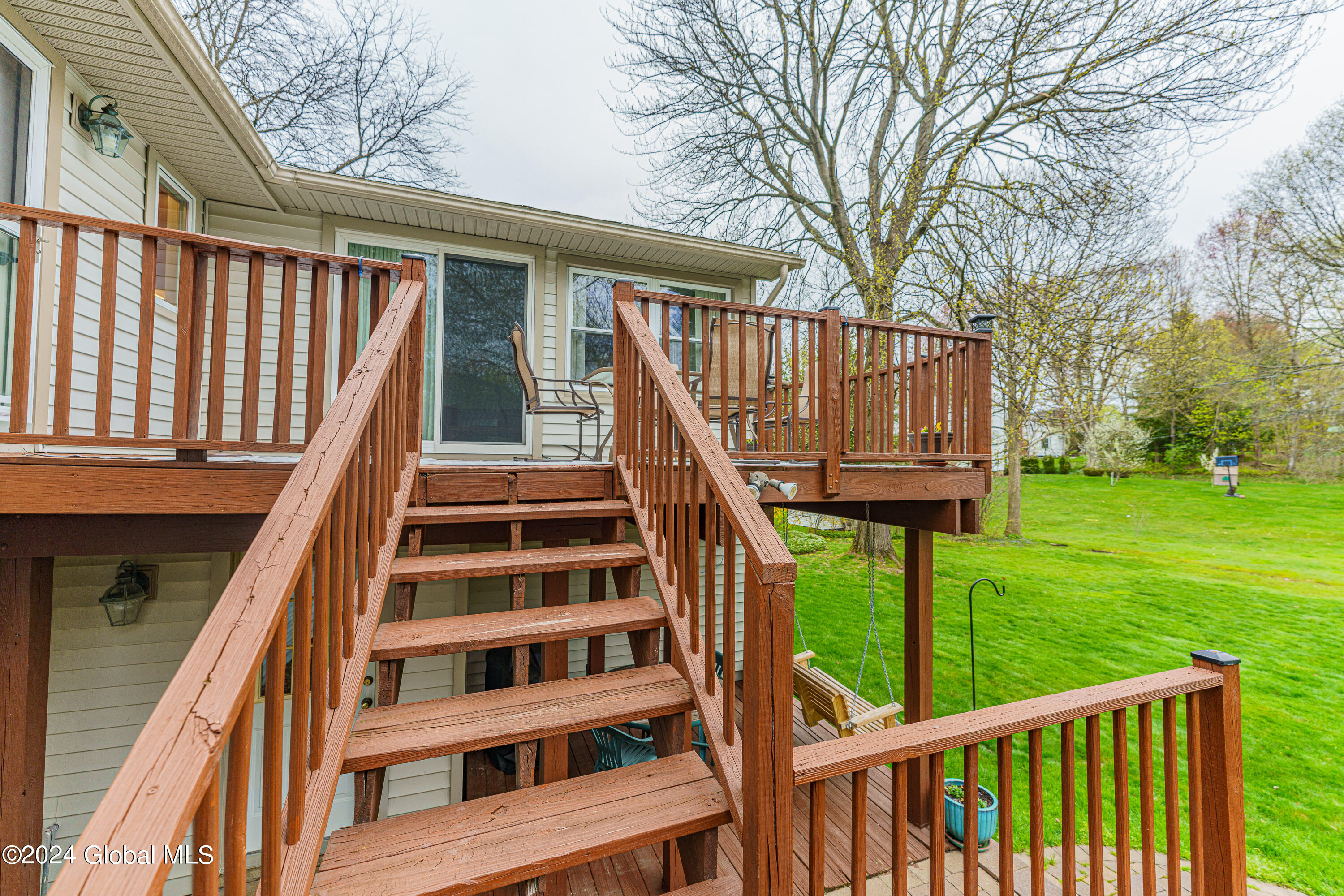 1176 Fernwood Drive