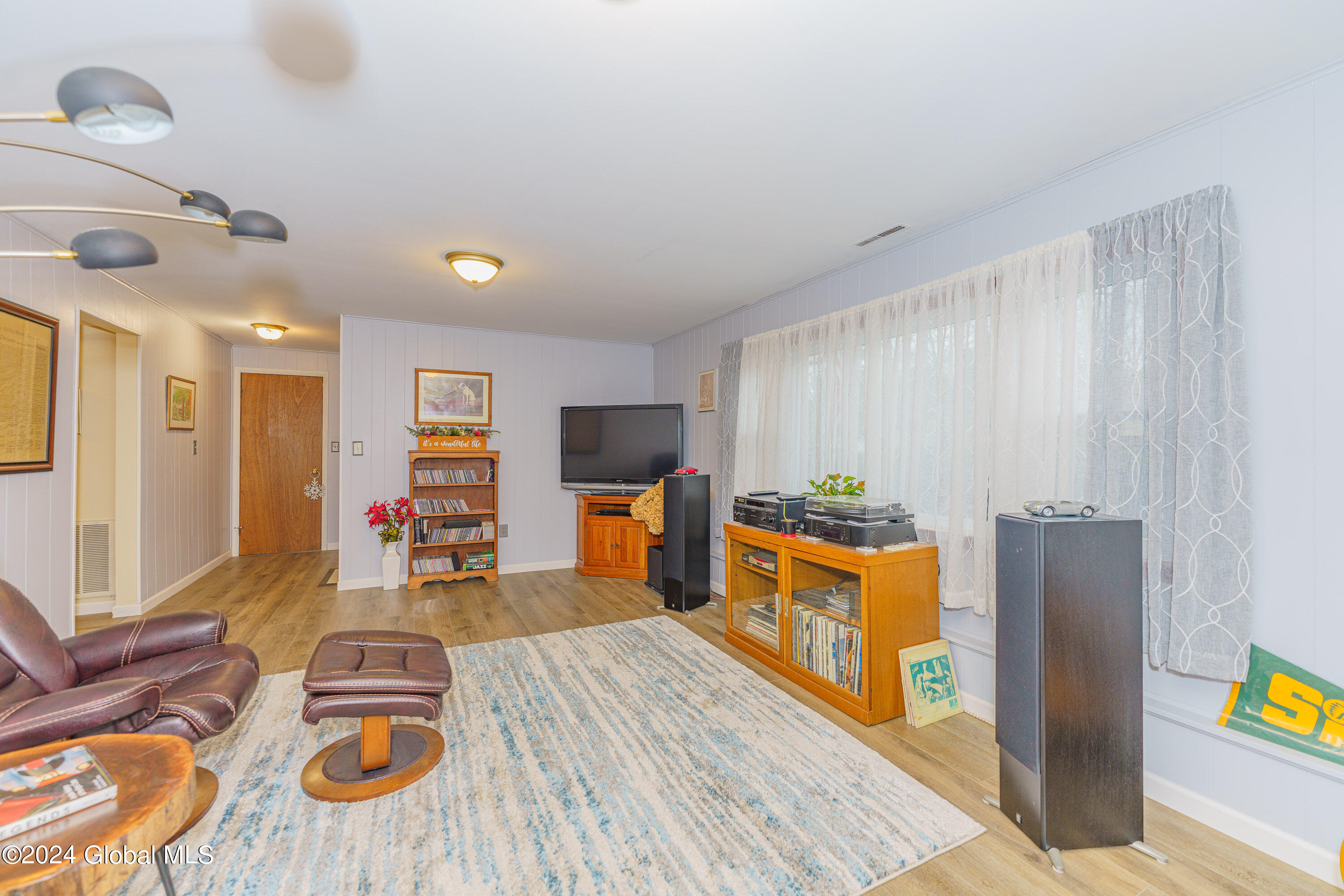 1176 Fernwood Drive