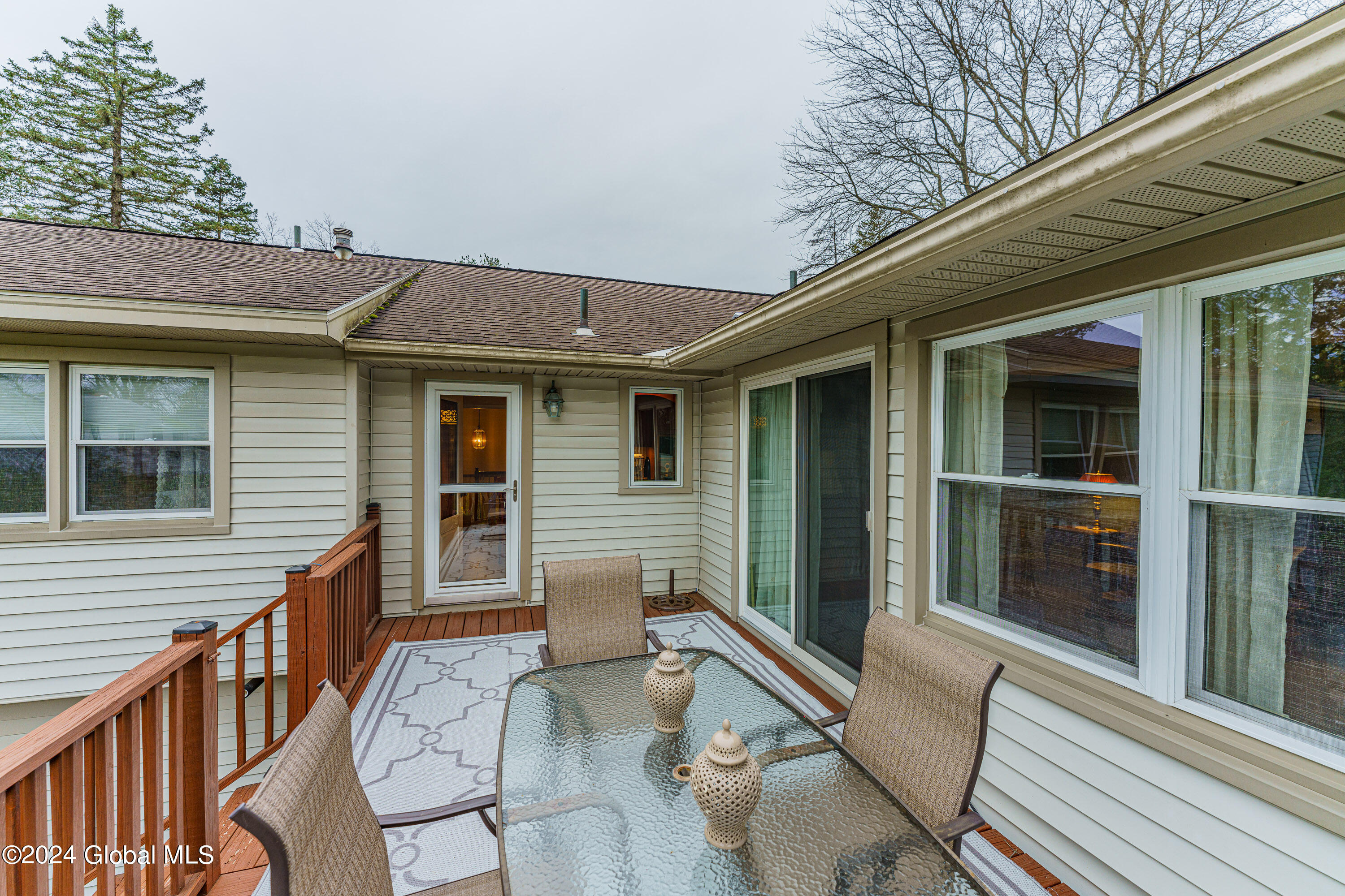 1176 Fernwood Drive