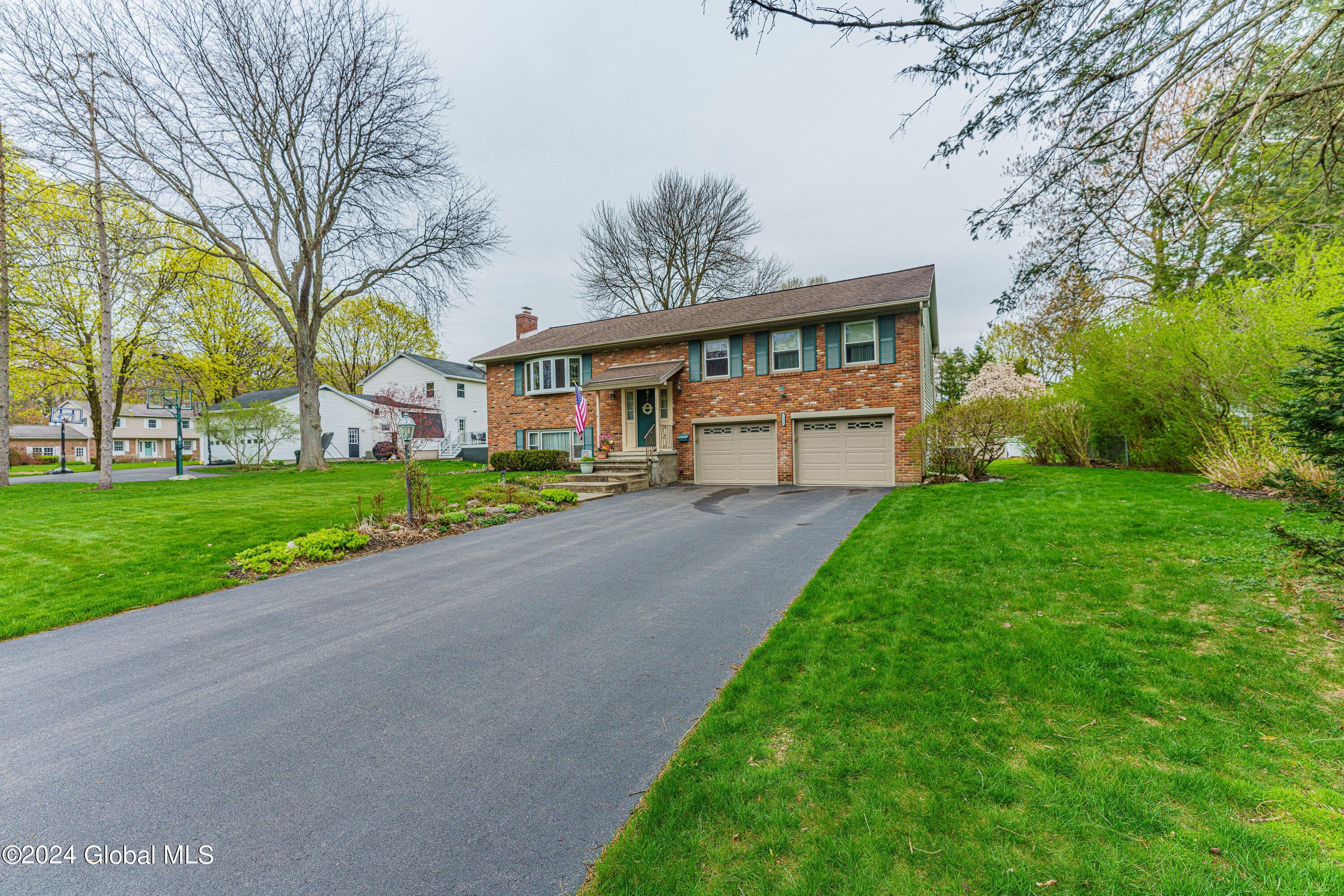 1176 Fernwood Drive