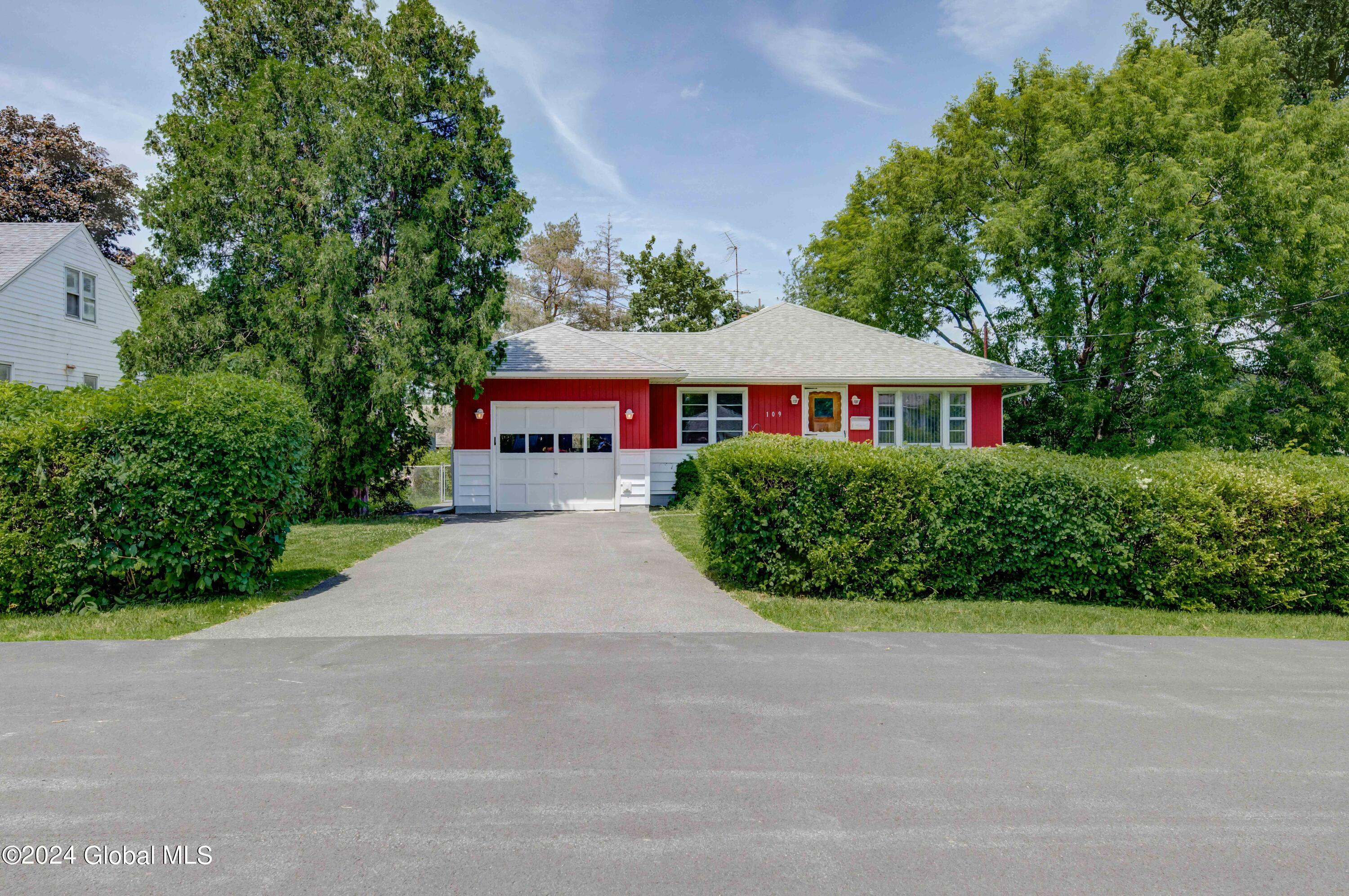 109 W Washington Avenue