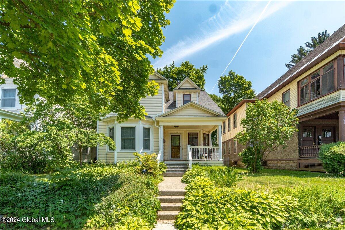 1206 Parkwood Boulevard