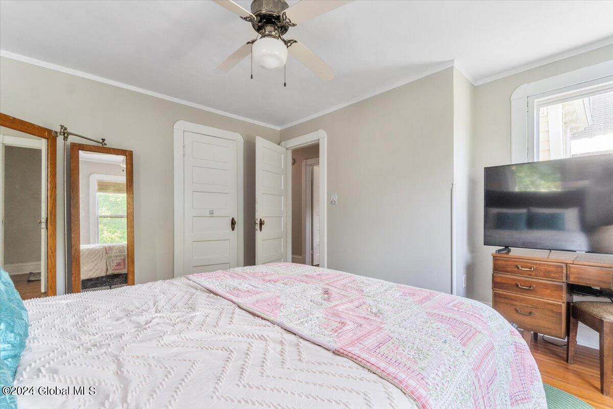 1206 Parkwood Boulevard