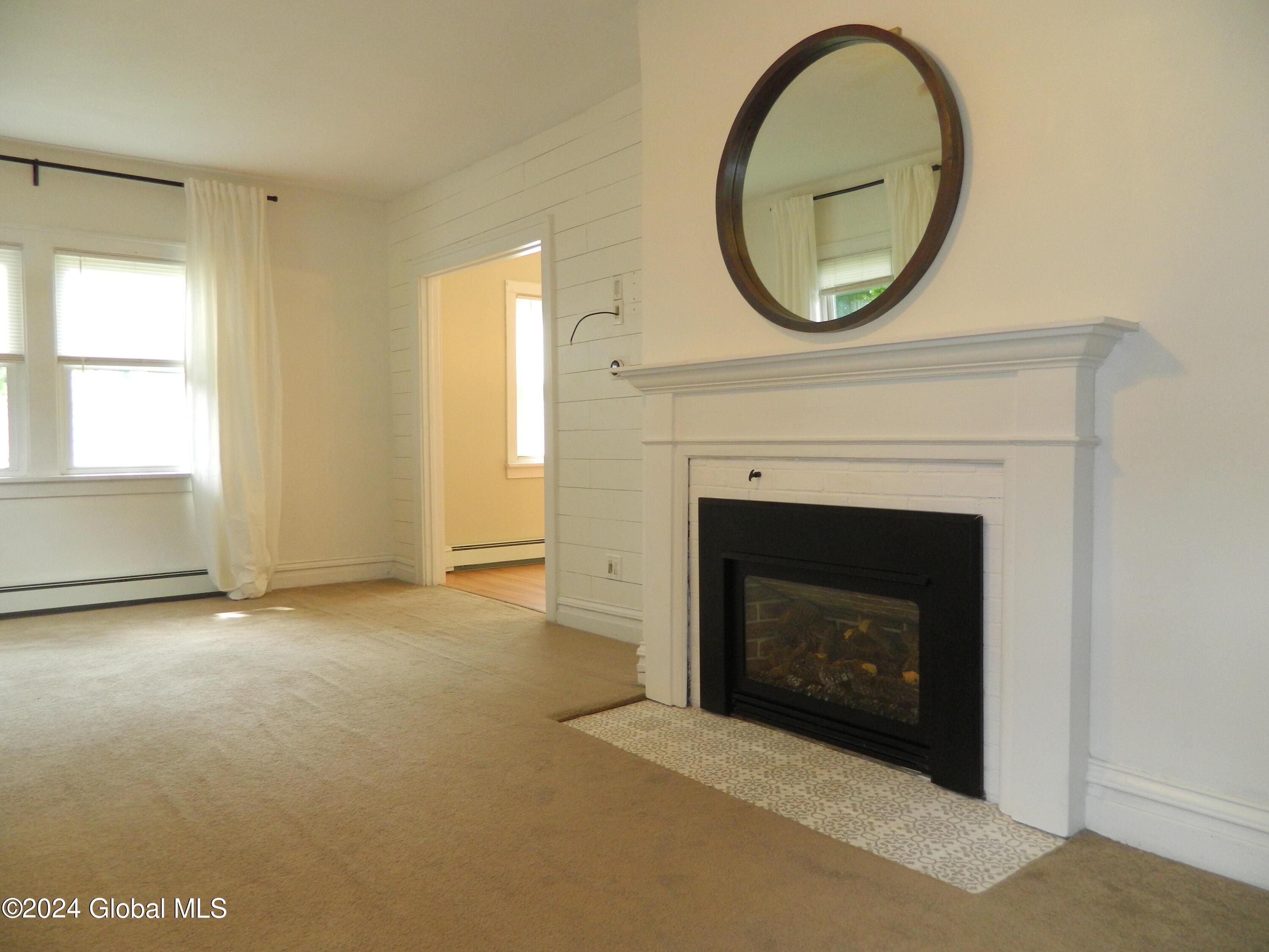 225 Hudson Ave E