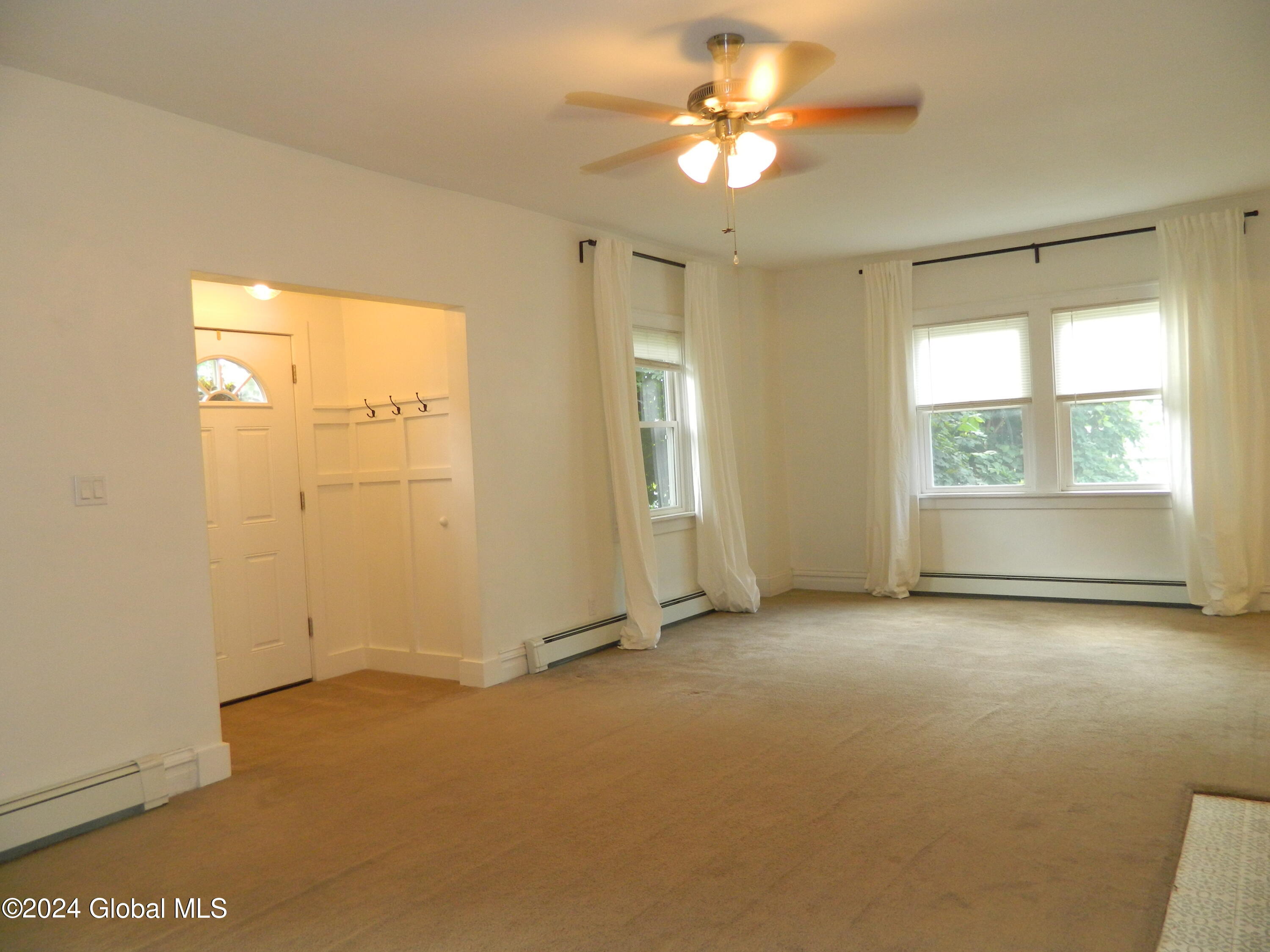 225 Hudson Ave E