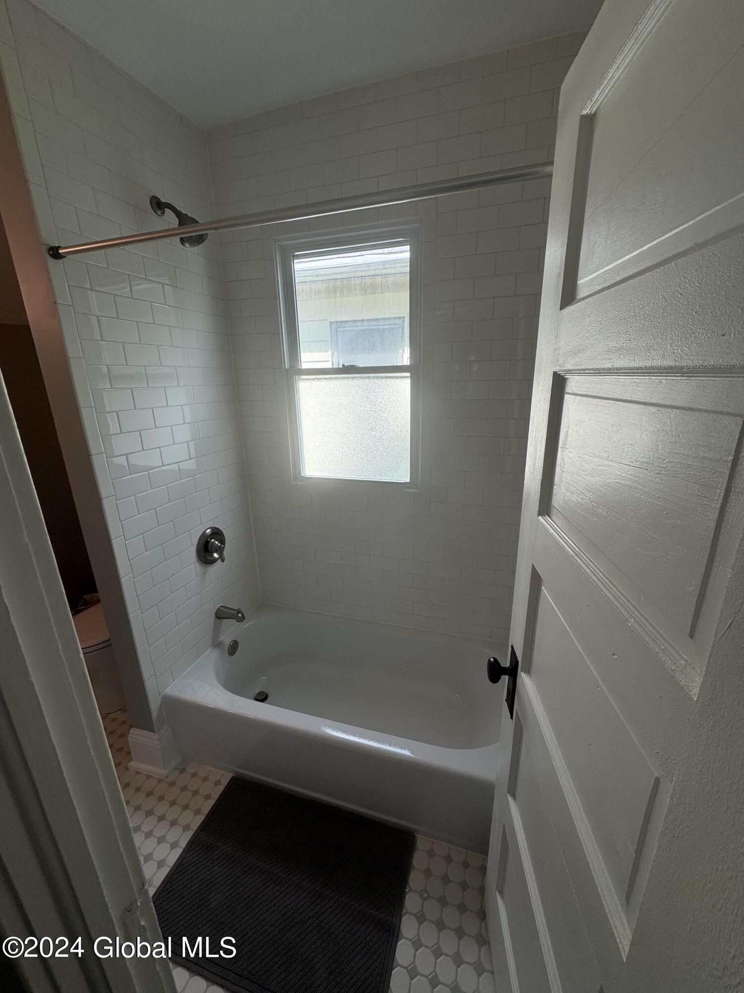 25 Lawnridge Avenue