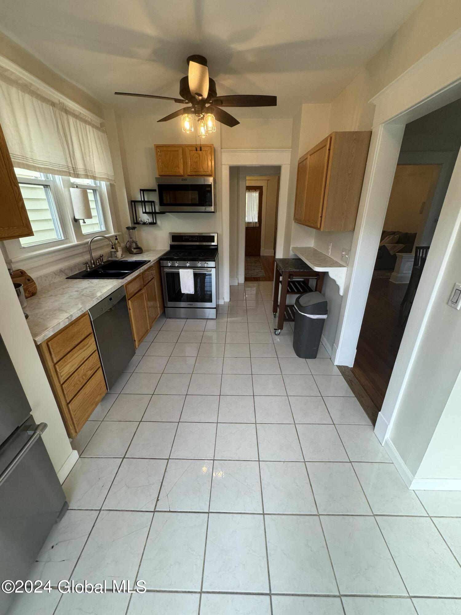 25 Lawnridge Avenue
