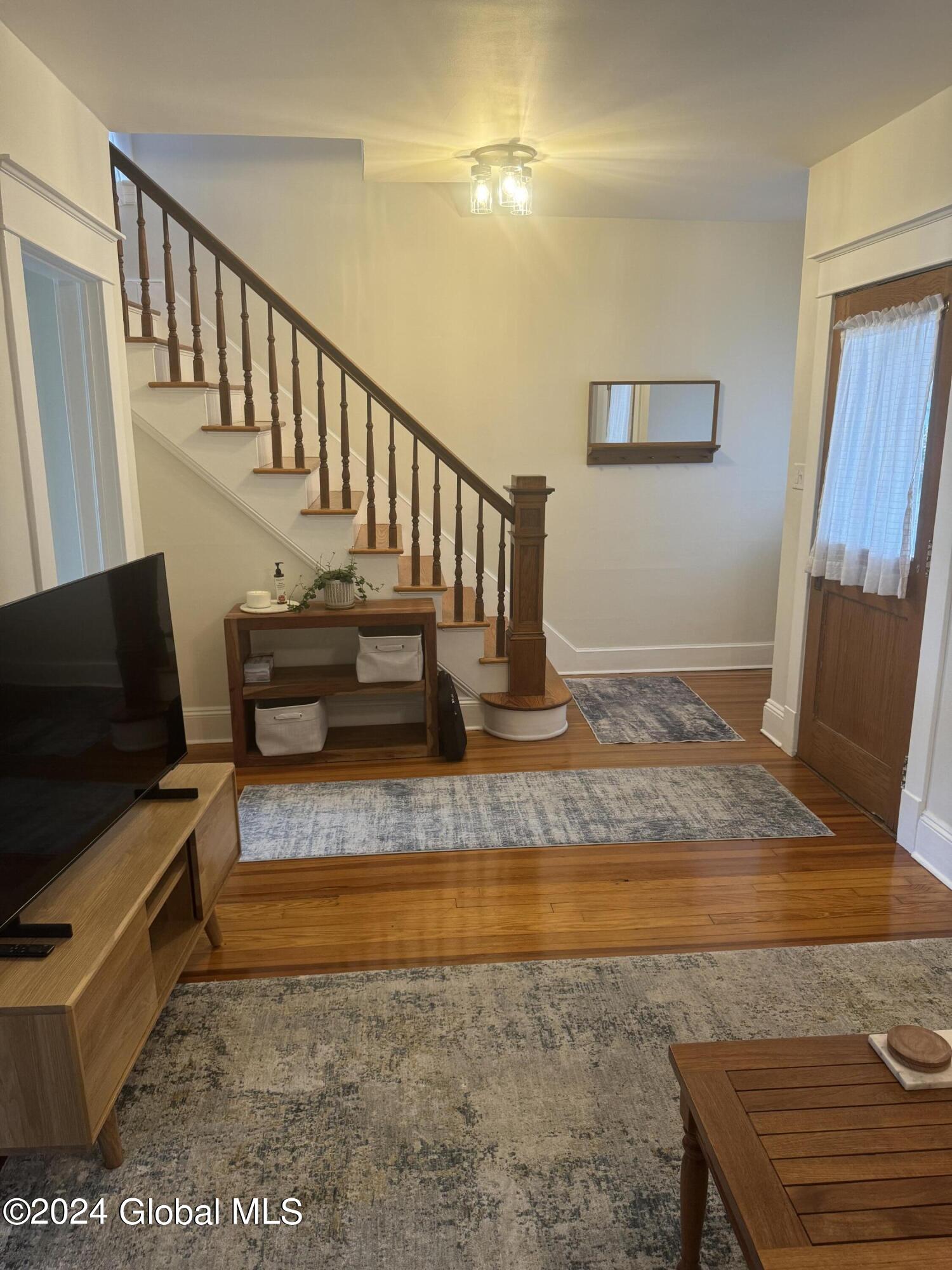 25 Lawnridge Avenue