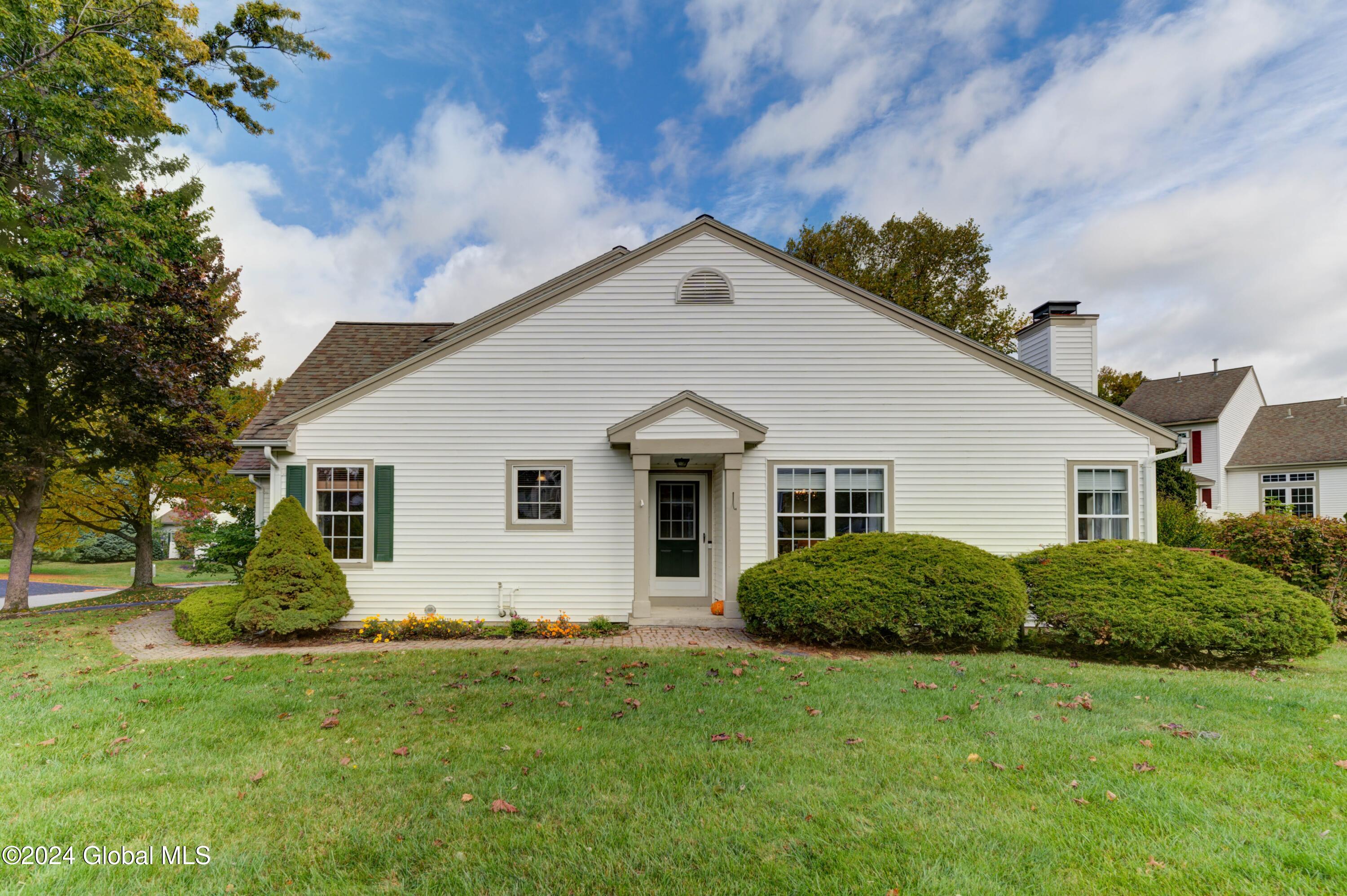 18 Empire Circle