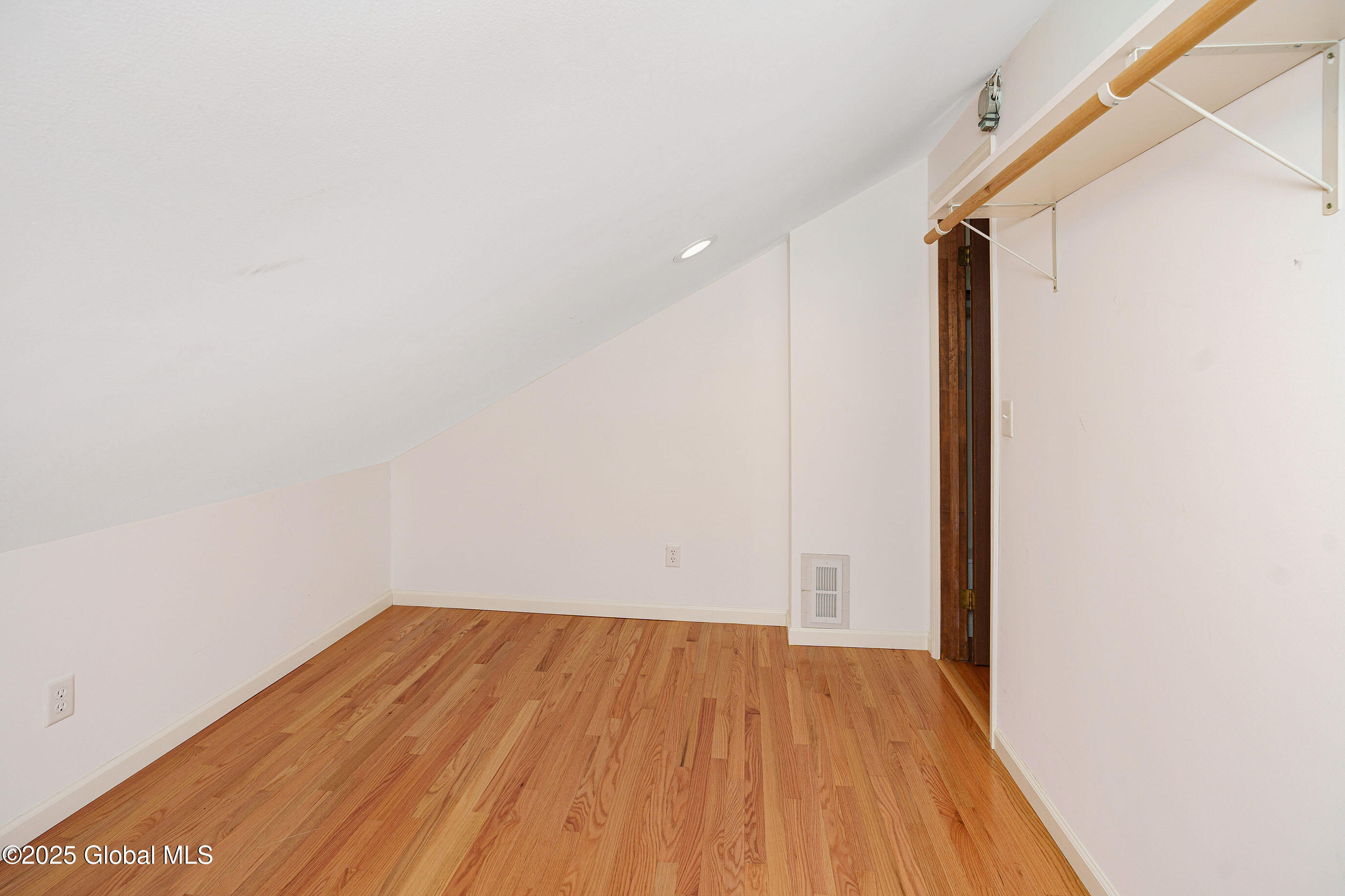 24 Commonwealth Drive
