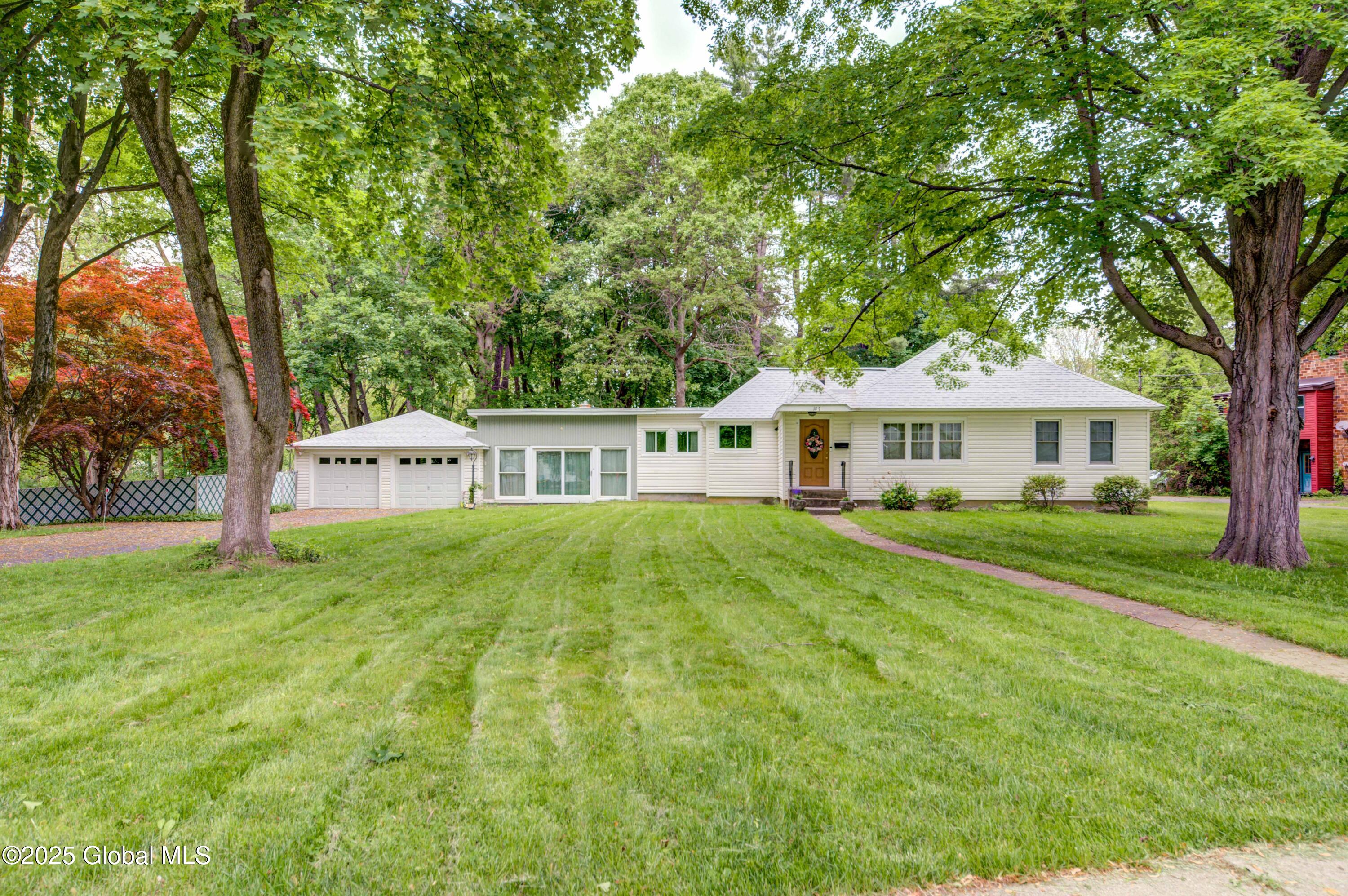 107 Green Avenue, Castleton-on-Hudson