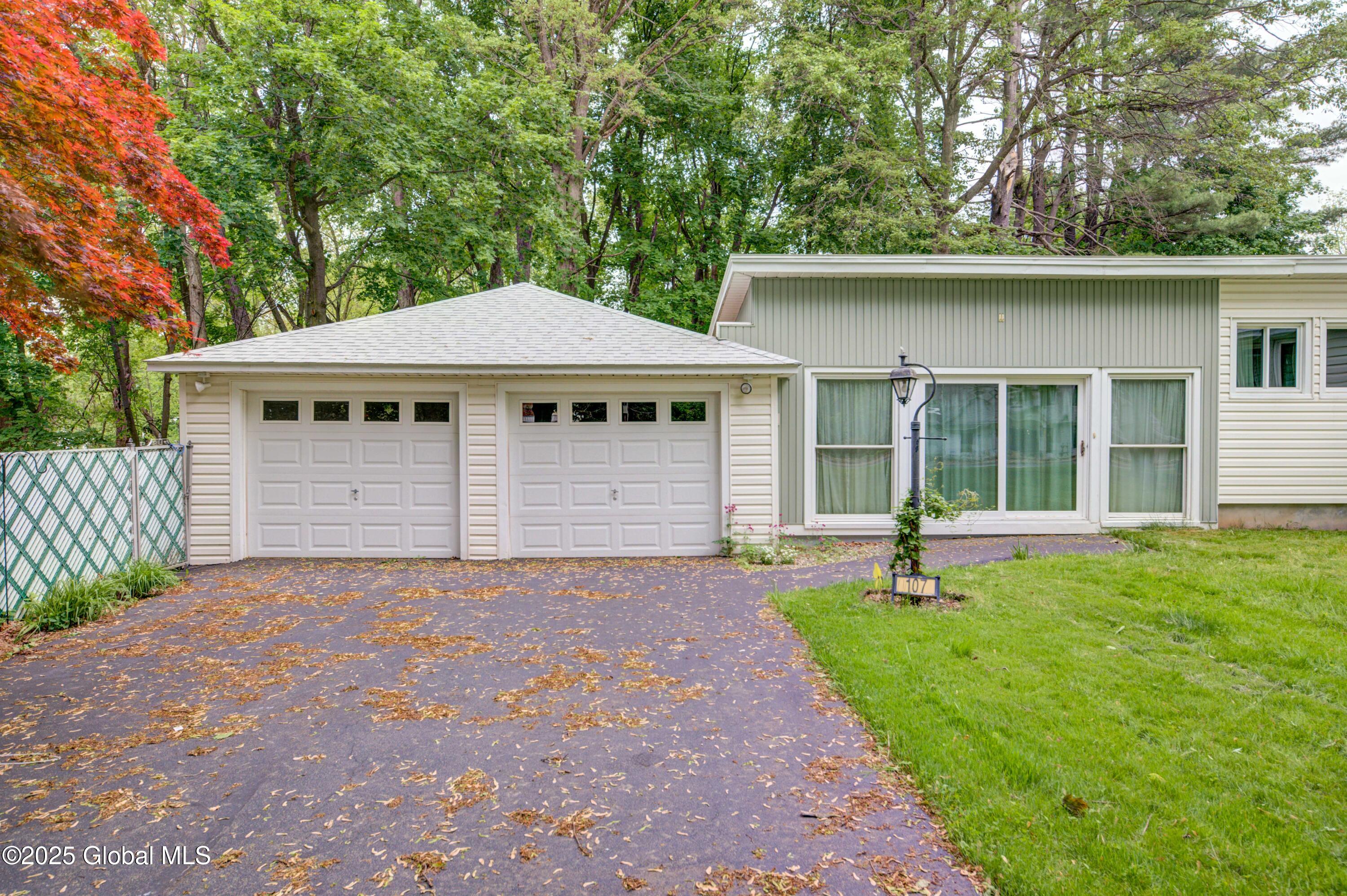 107 Green Avenue, Castleton-on-Hudson