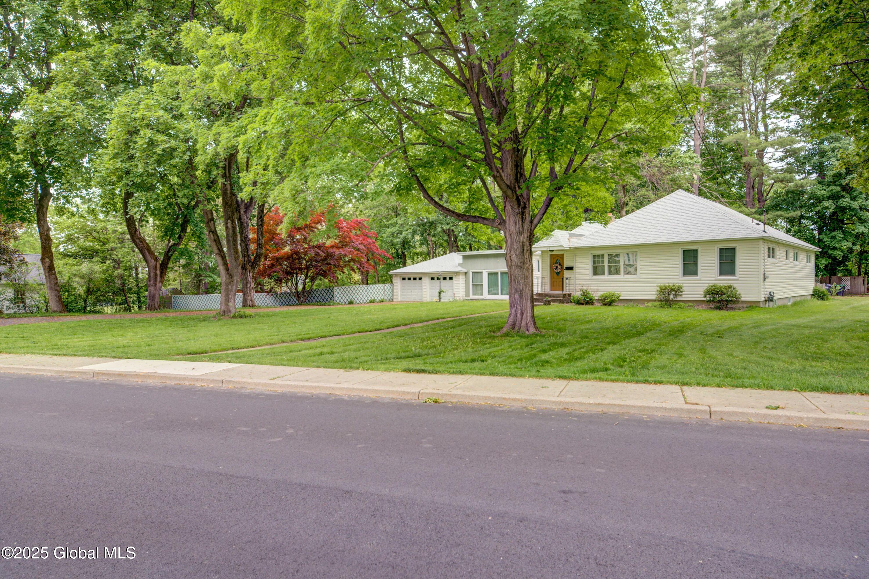 107 Green Avenue, Castleton-on-Hudson