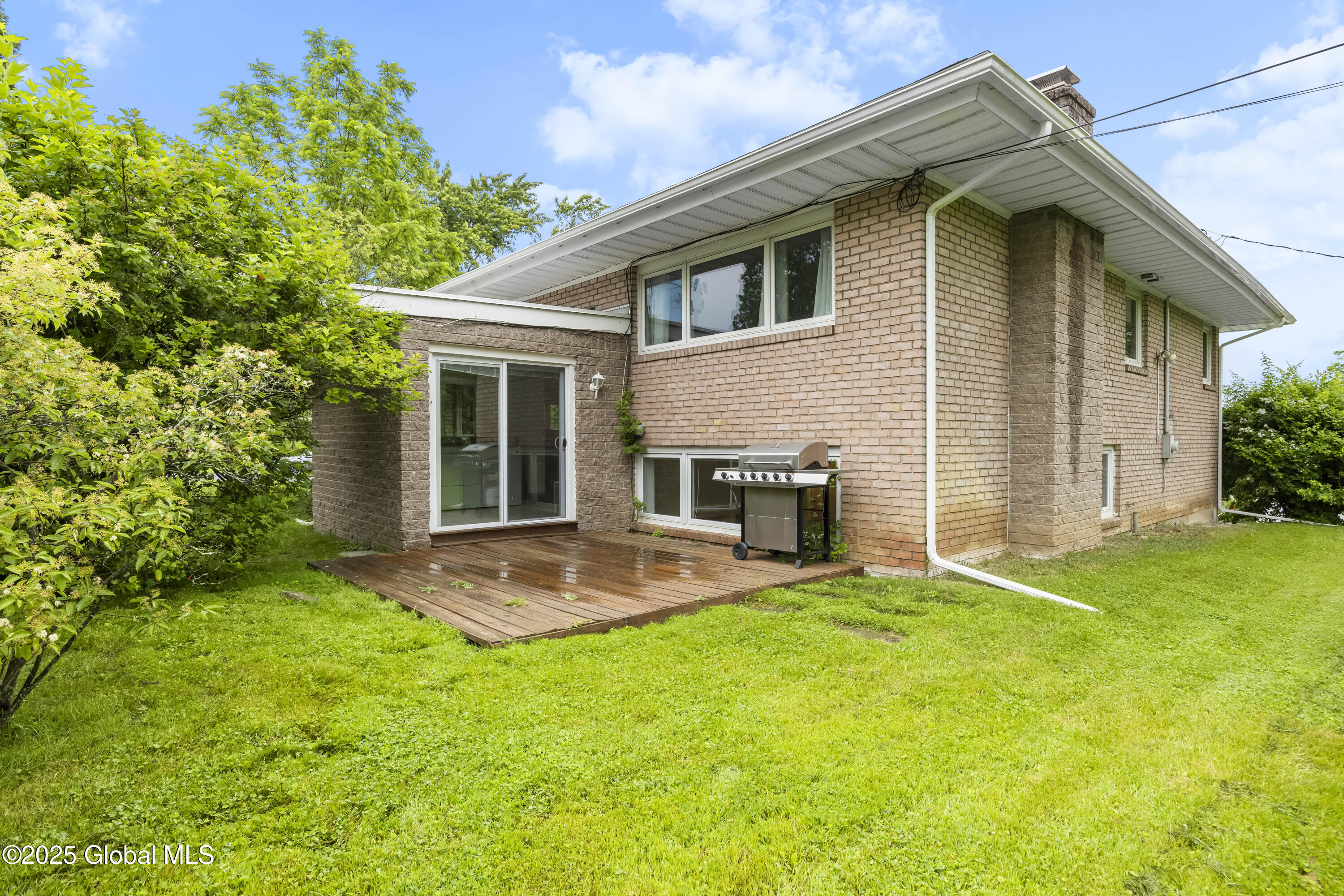 15 Campus View Drive