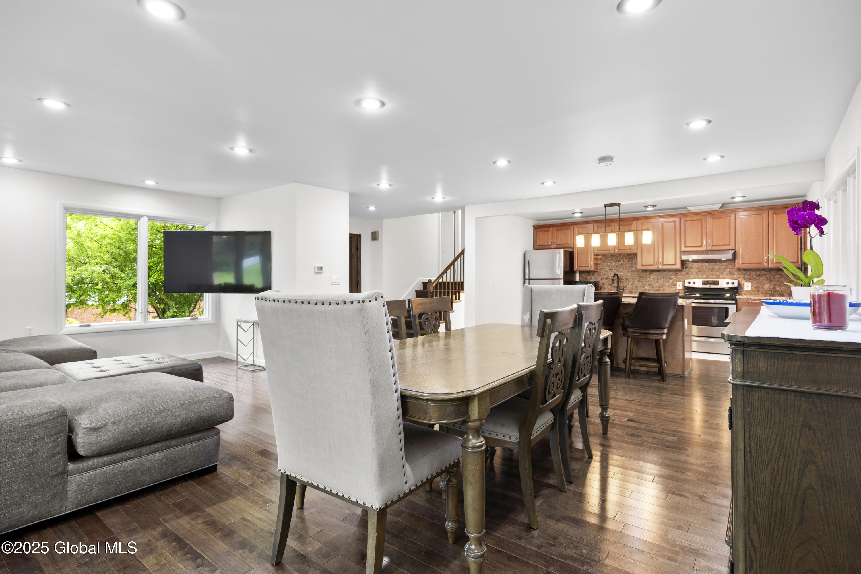 15 Campus View Drive
