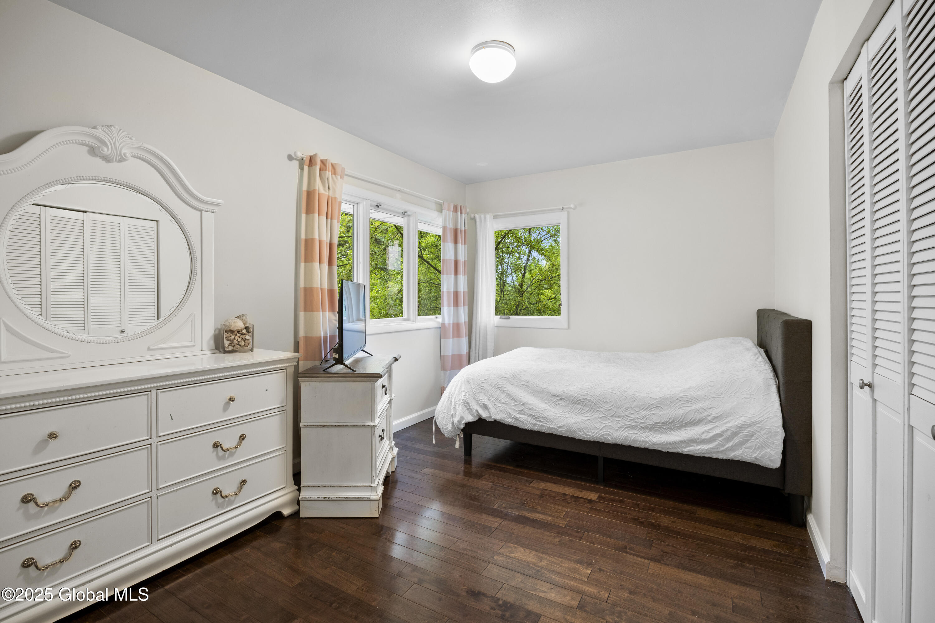 15 Campus View Drive
