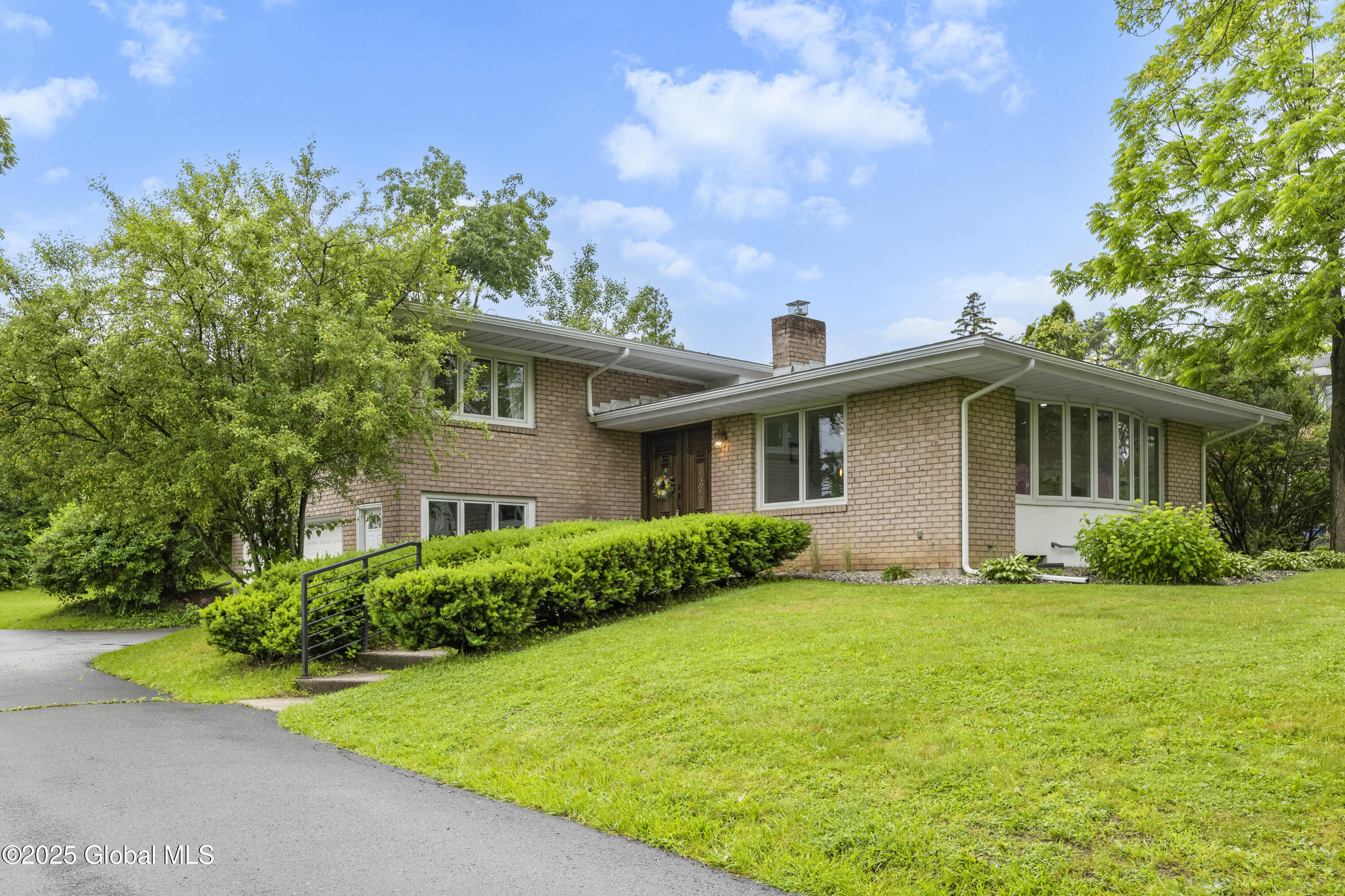 15 Campus View Drive