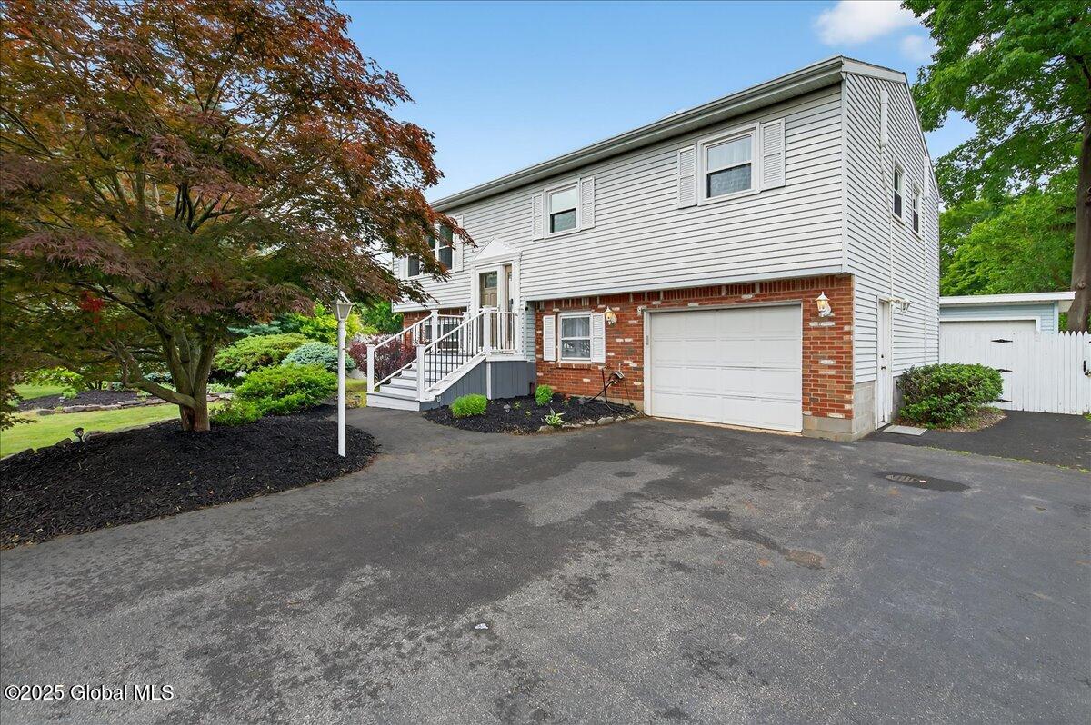 29 Holland Avenue