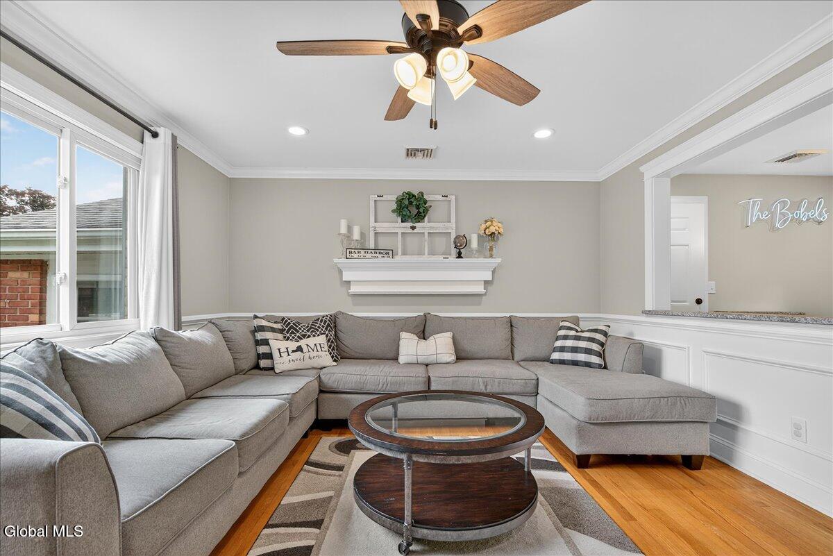 8 E Glenwood Drive