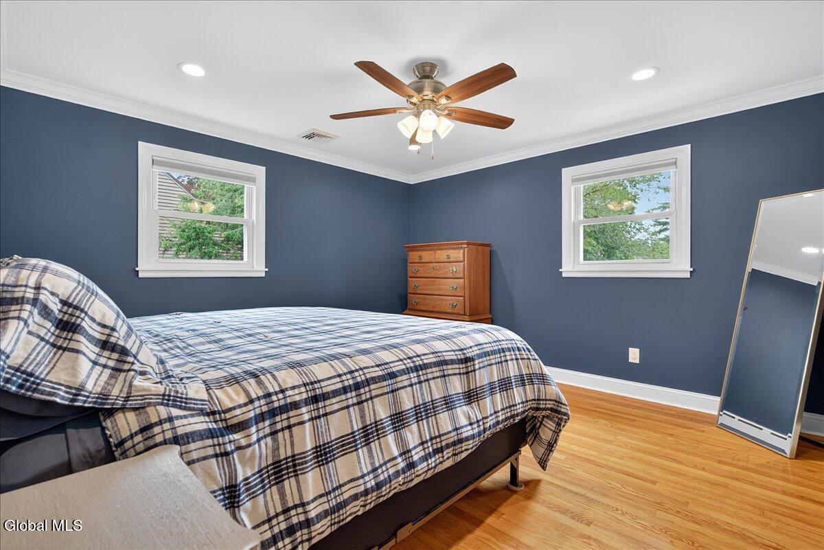 8 E Glenwood Drive