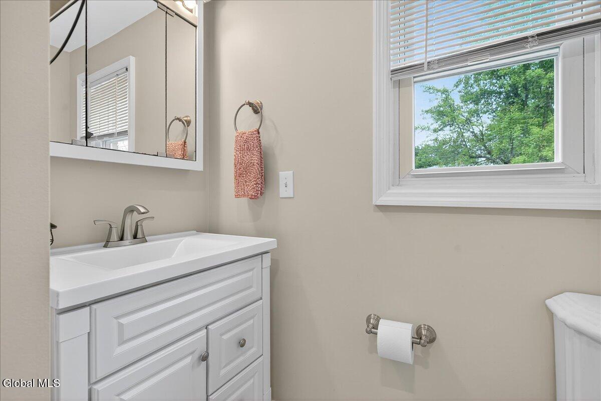 8 E Glenwood Drive