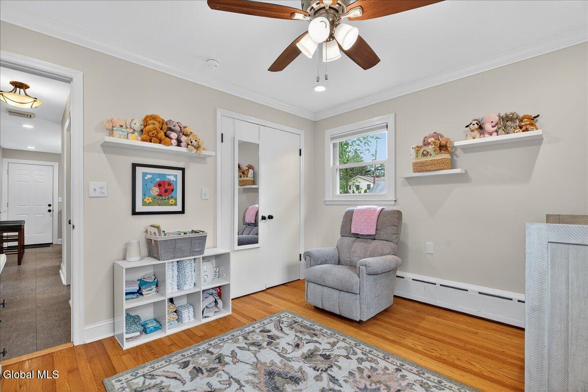 8 E Glenwood Drive