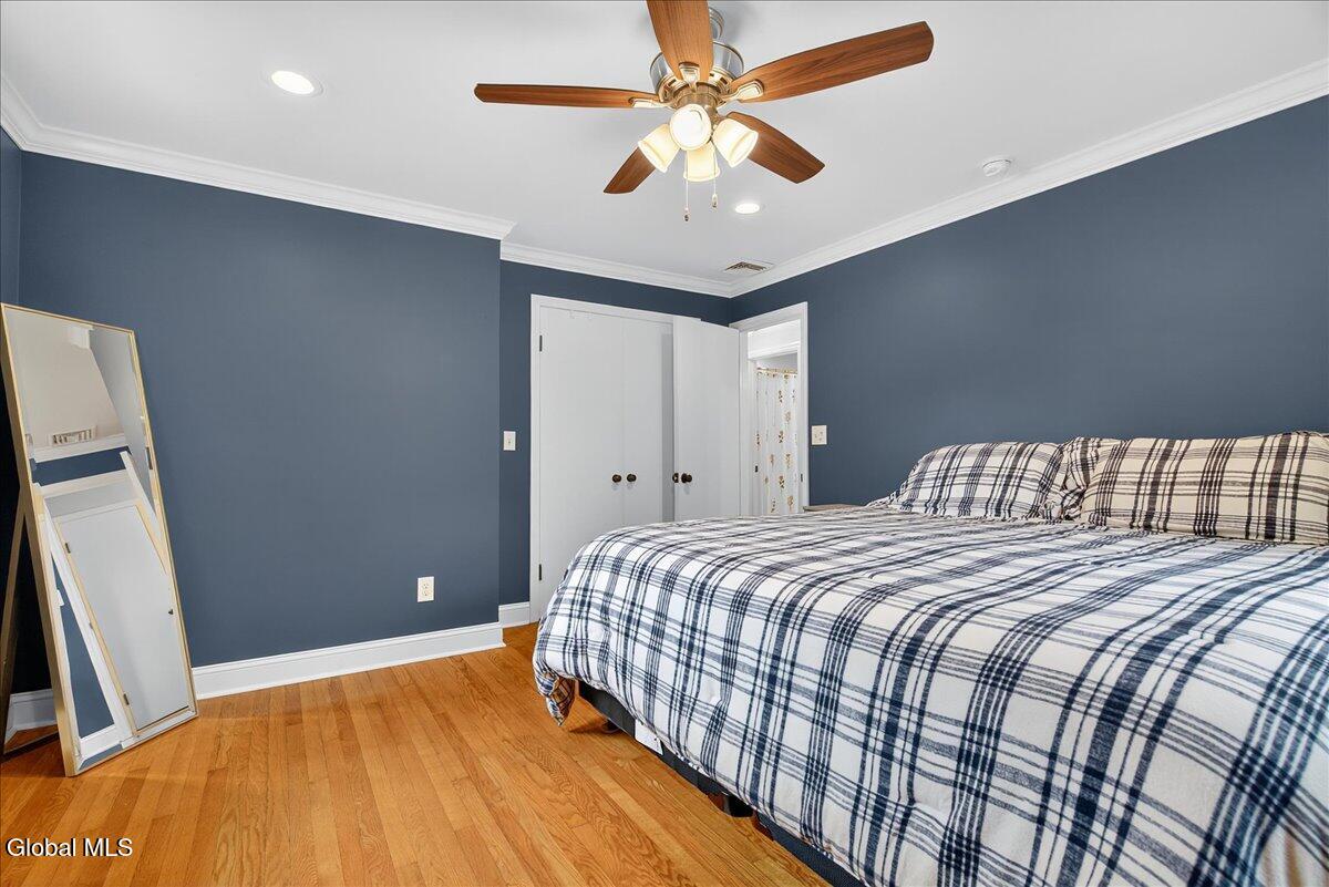 8 E Glenwood Drive