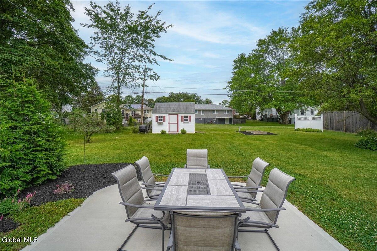 8 E Glenwood Drive