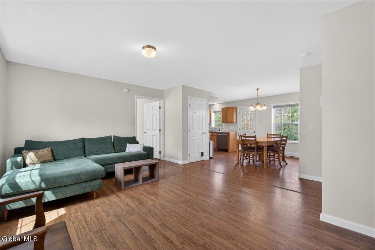 581 Pinewoods