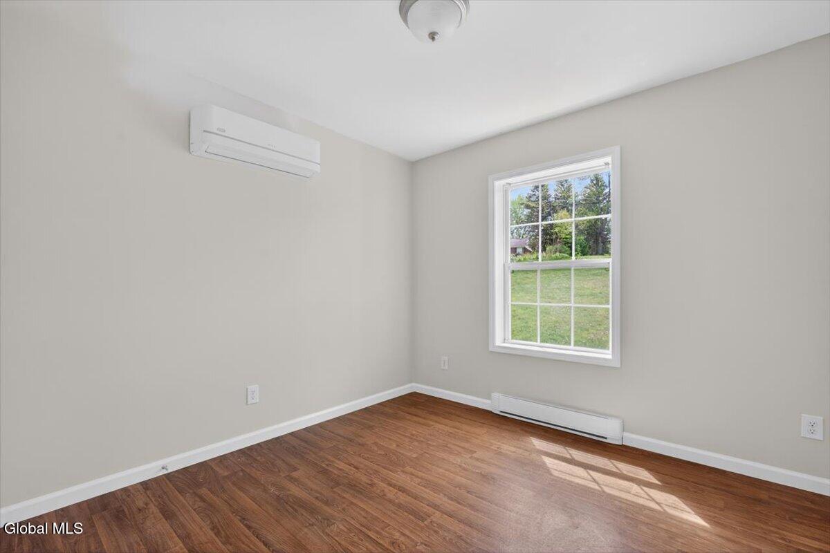 581 Pinewoods