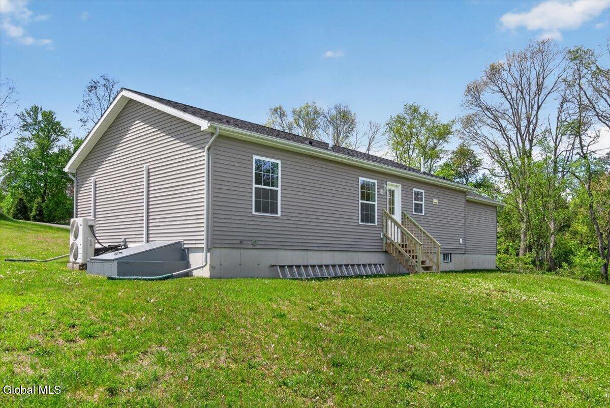 581 Pinewoods